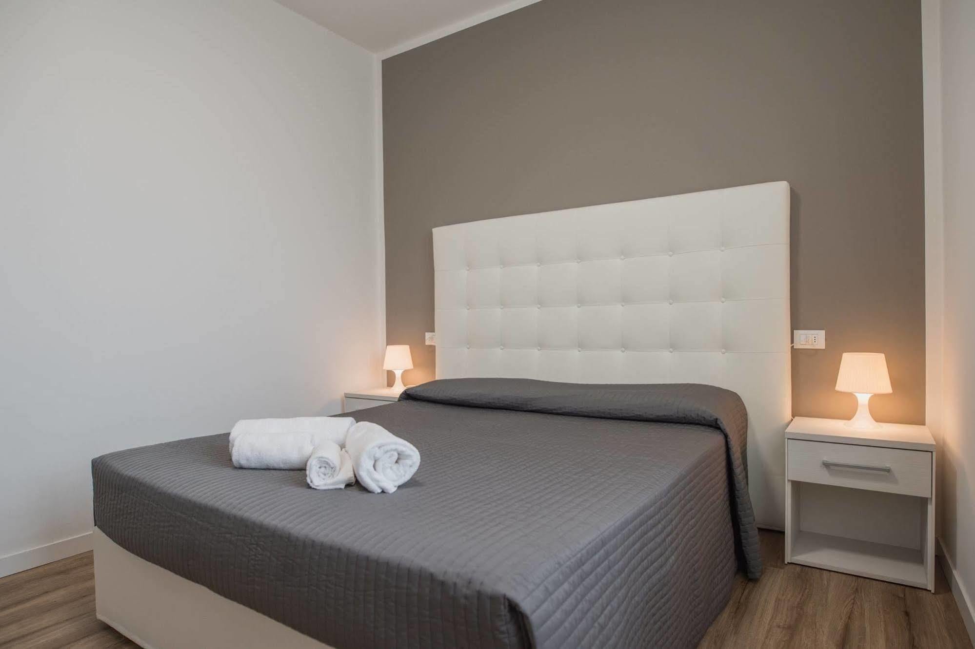 Albergo Al Sole Кастельнуово-дель-Гарда Экстерьер фото